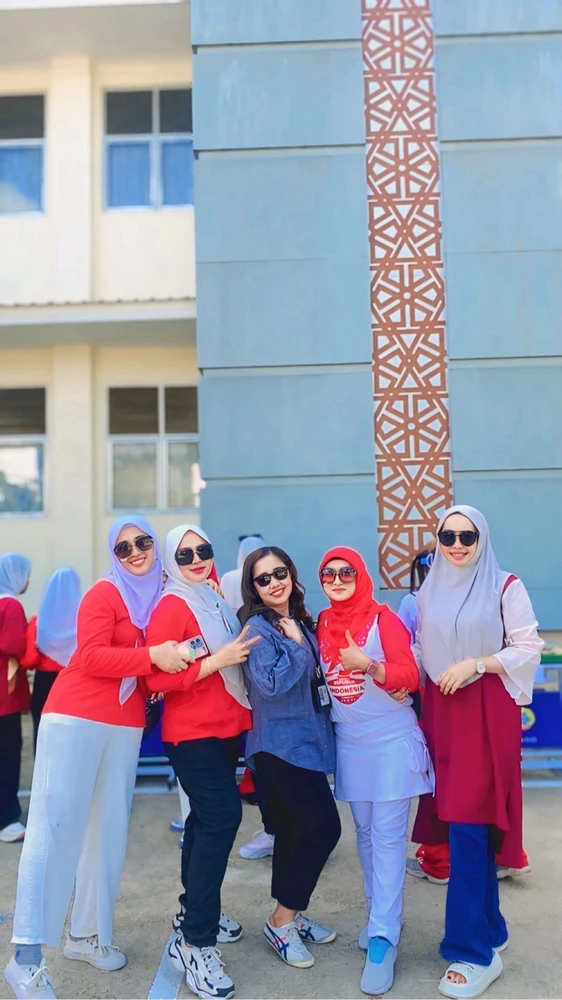 GIF diunggah oleh Raini