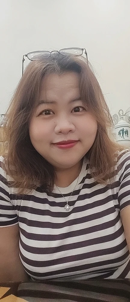 GIF được Tracy Nguyễn tải lên