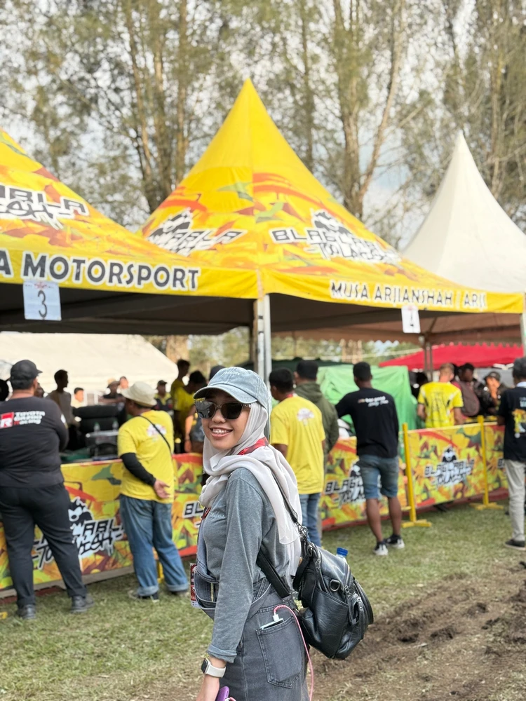 GIF diunggah oleh Yuna