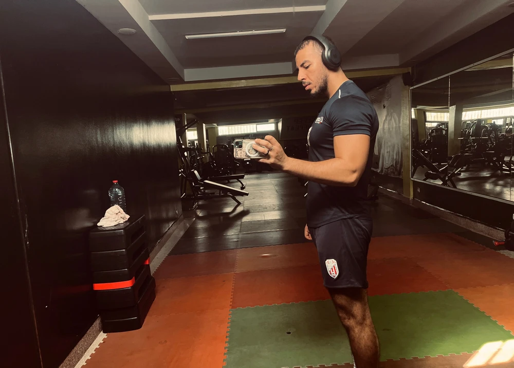 GIF tso los ntawm 𝐀𝐛𝐝𝐞𝐫𝐫𝐚𝐡𝐢𝐦 𝐄𝐥𝐥 𝐌𝐚𝐫𝐫𝐨𝐧