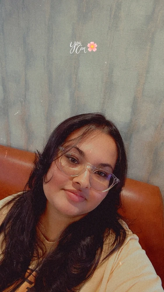 GIF na in-upload ni Maya
