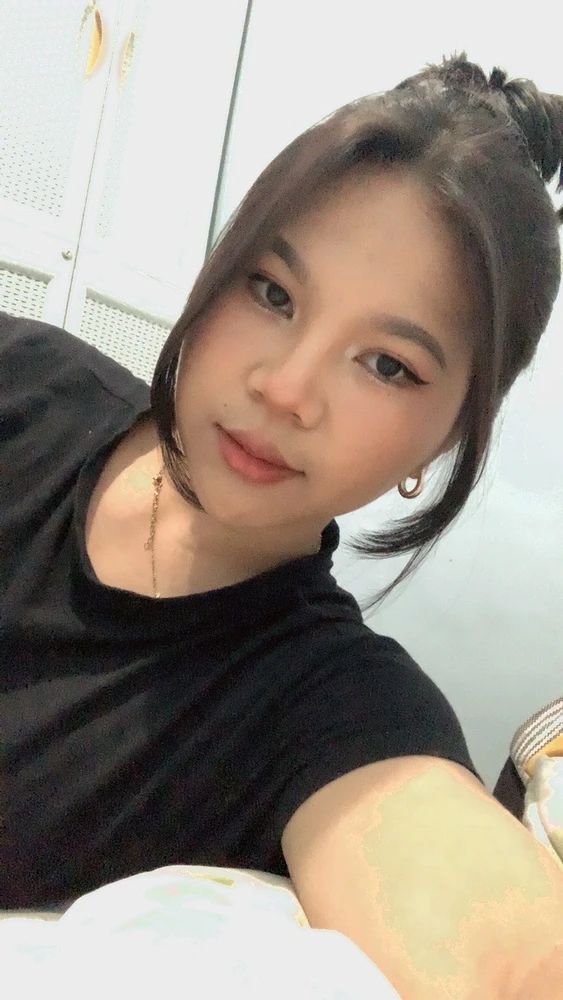 GIF diunggah oleh Nay