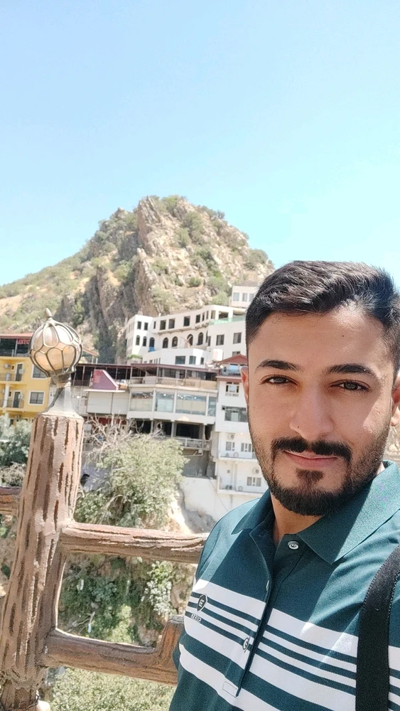 GIF رفعها ياسين علي