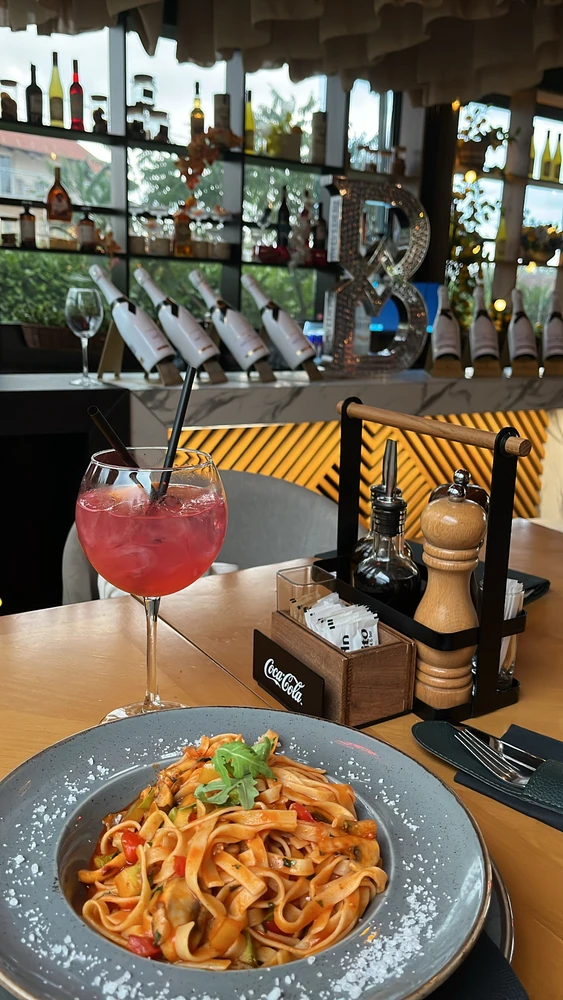 GIF uploaded by Mariana ☭