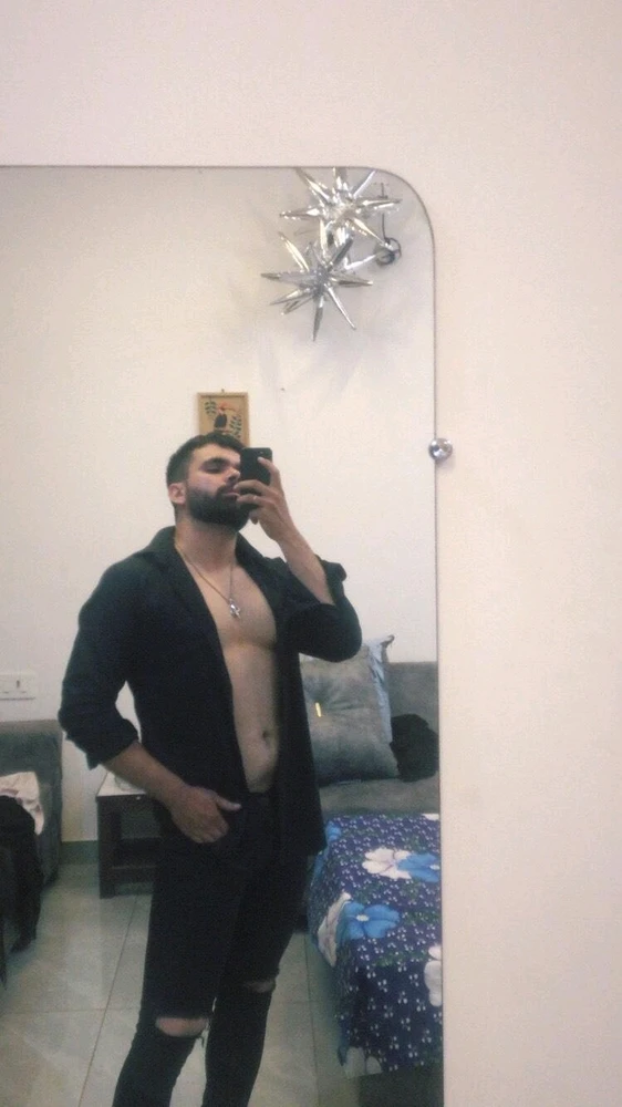 GIF tso los ntawm Ashish