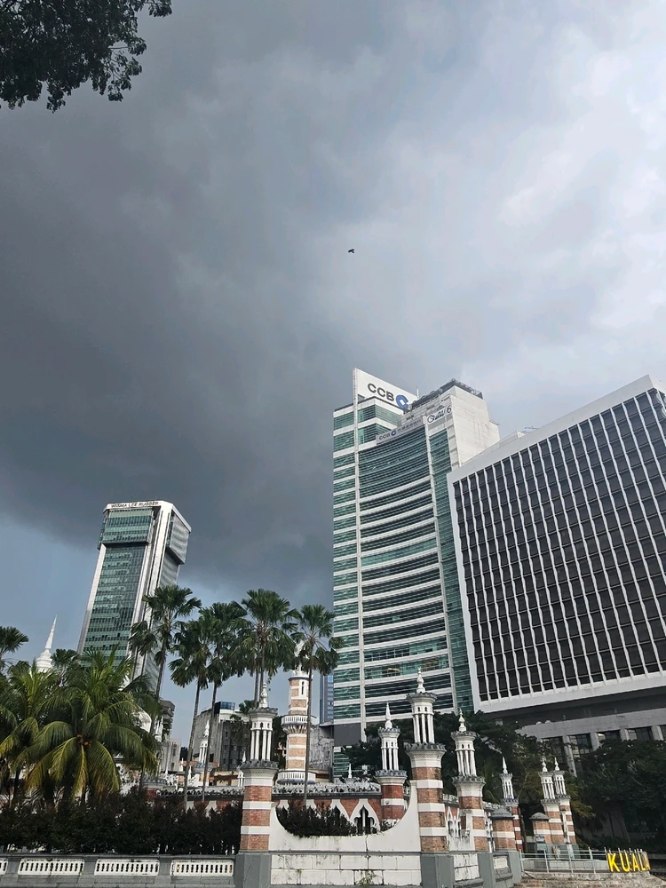 Kuala Lumpur: Where Urban Majesty Meets Untamed Wilderness