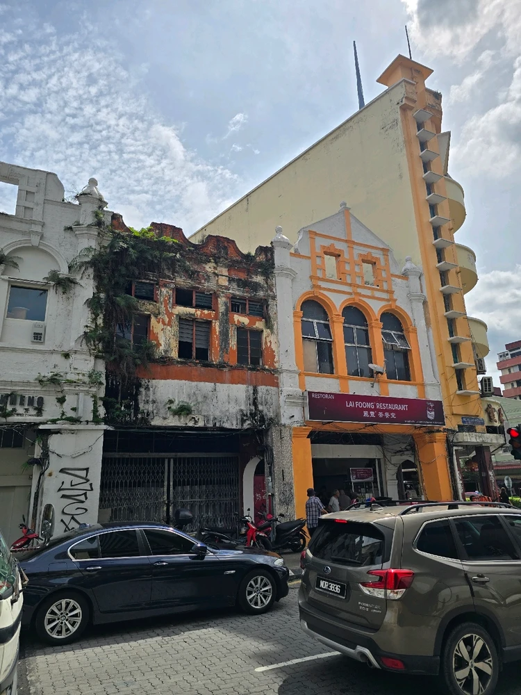 Kuala Lumpur: Where Urban Majesty Meets Untamed Wilderness