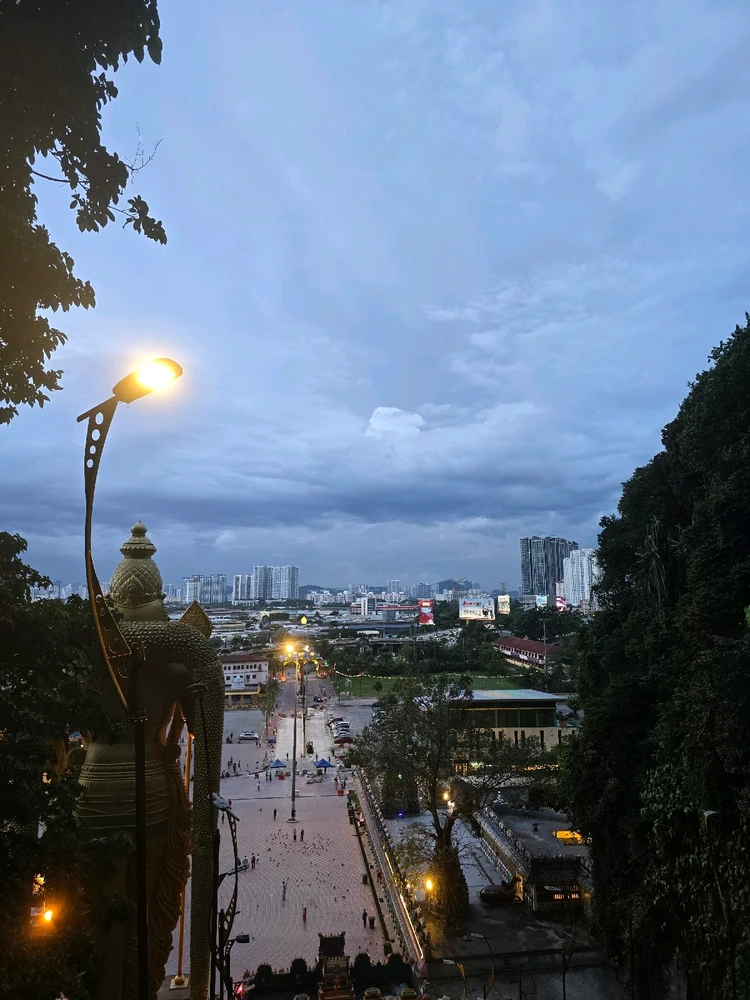 Kuala Lumpur: Where Urban Majesty Meets Untamed Wilderness