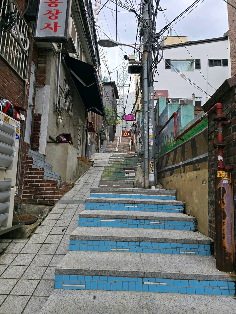 Korea: Where the Future Forgot to Break Up With the Past &part1&