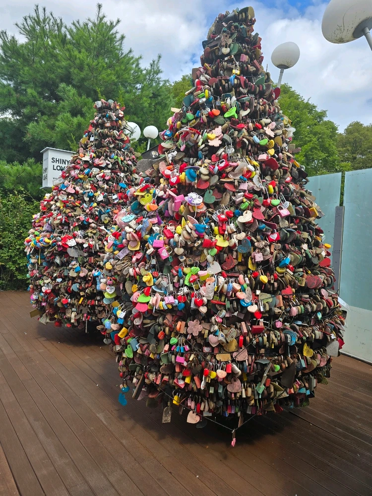 Korea: Where the Future Forgot to Break Up With the Past &part1&