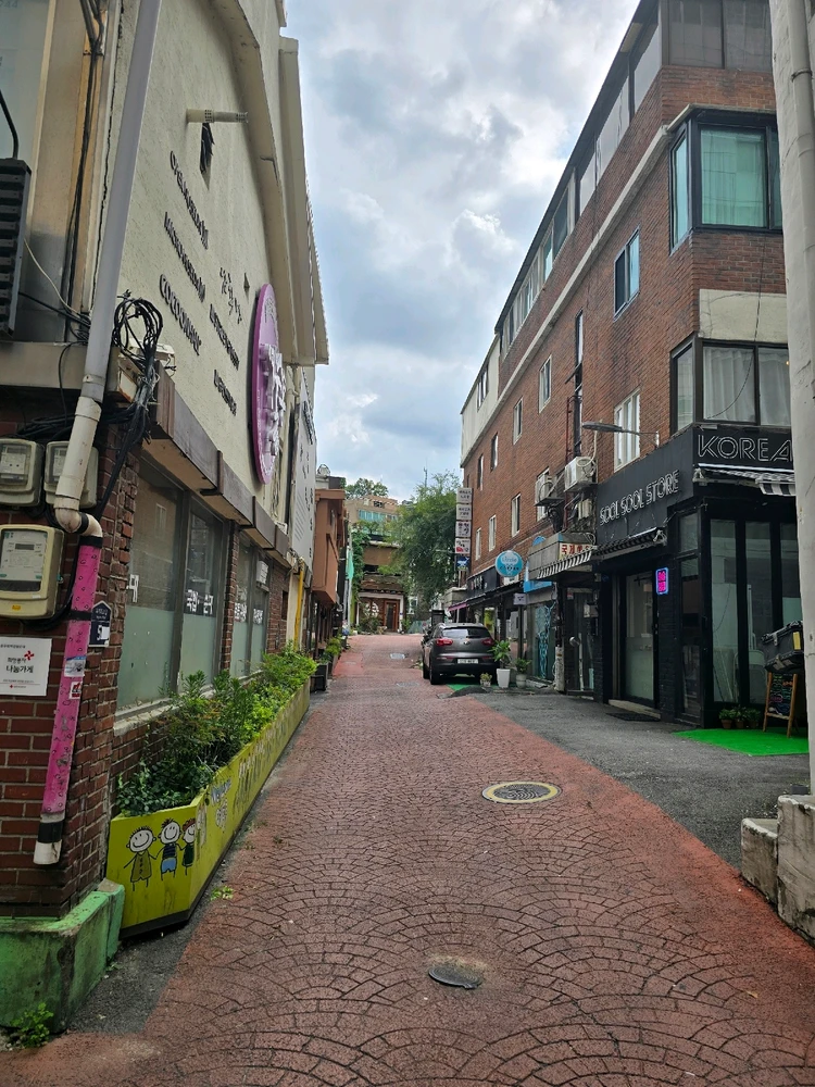 Korea: Where the Future Forgot to Break Up With the Past &part1&