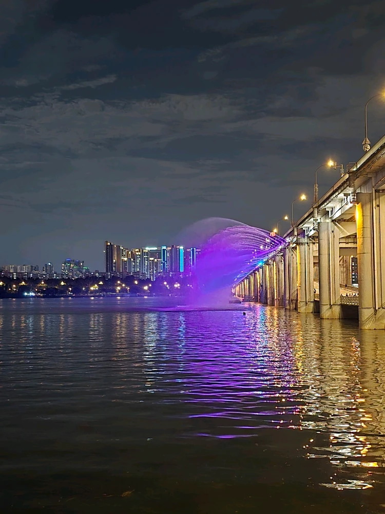 Korea: Where the Future Forgot to Break Up With the Past &part1&