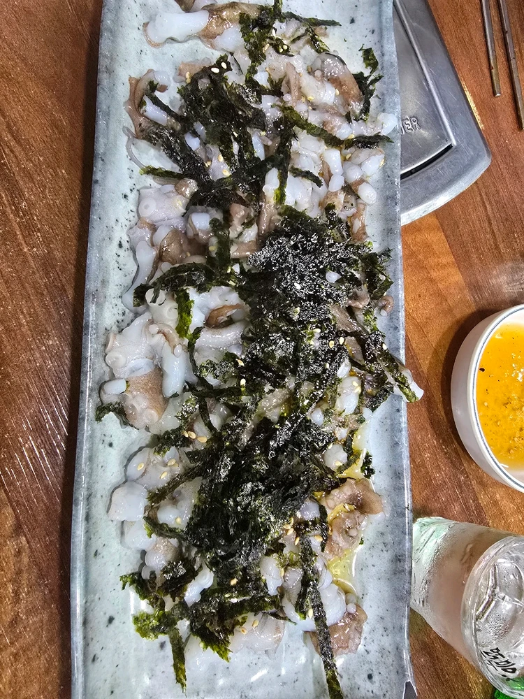 Korea: Where the Future Forgot to Break Up With the Past &part1&