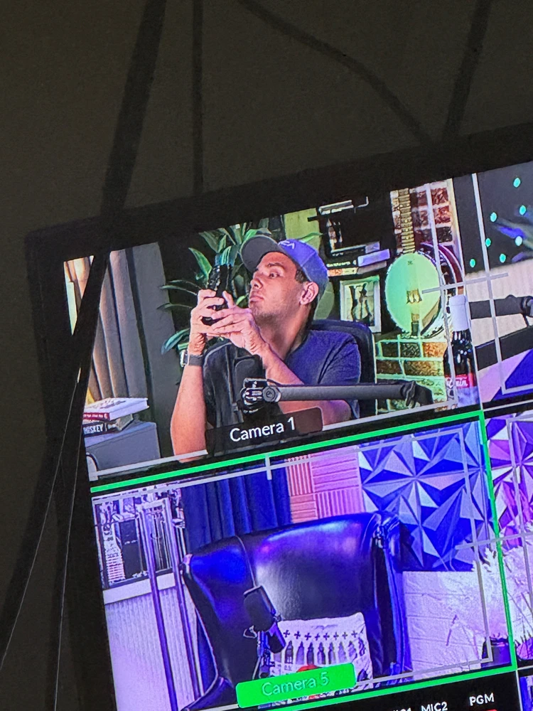 GIF uploaded by Youssaf