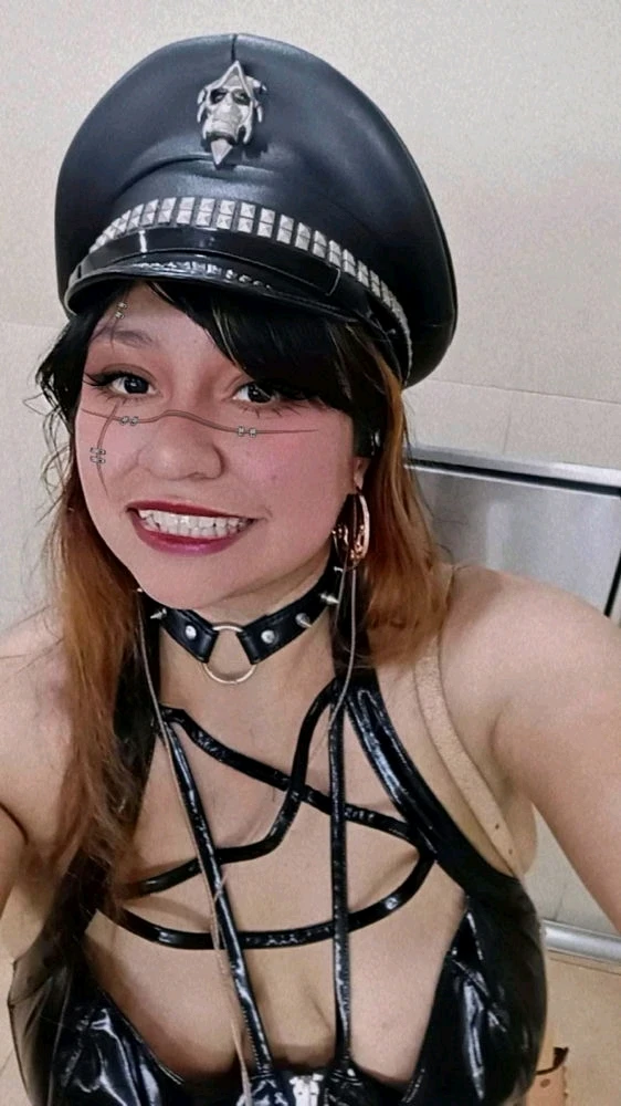 GIF uploaded by Alondra