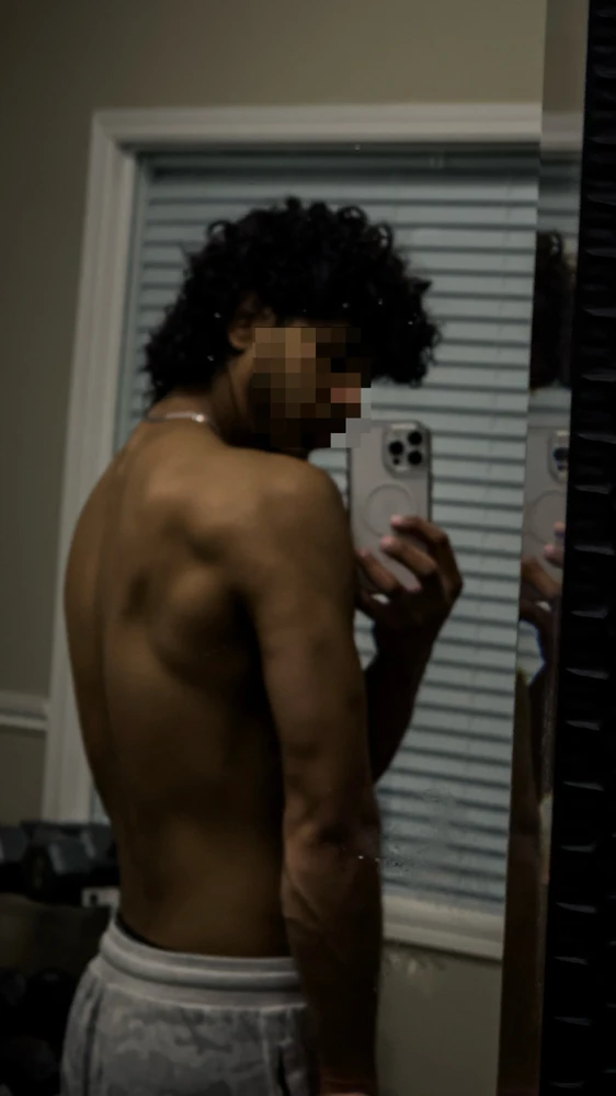 Who else sometimes makea weird face when flexing hard. 
( had to blur it) 🫣