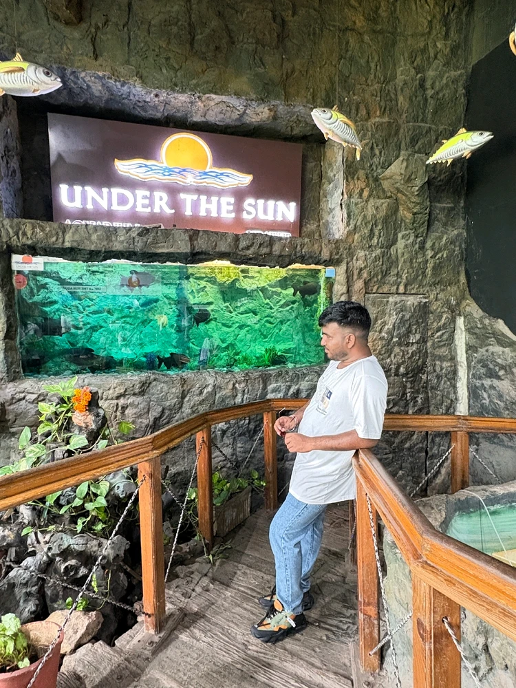 I-upload ni Abhishek Kumar ang larawan