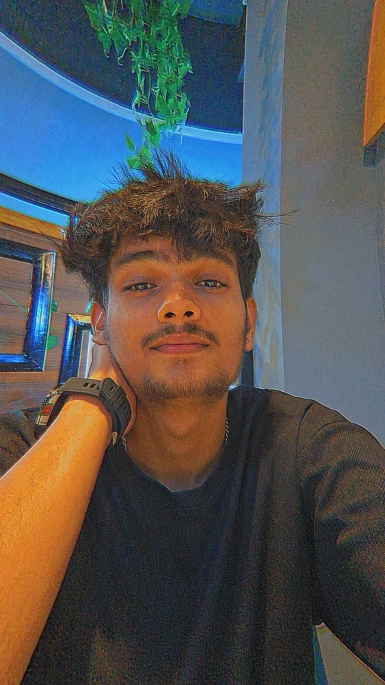 GIF tso los ntawm Nikhil