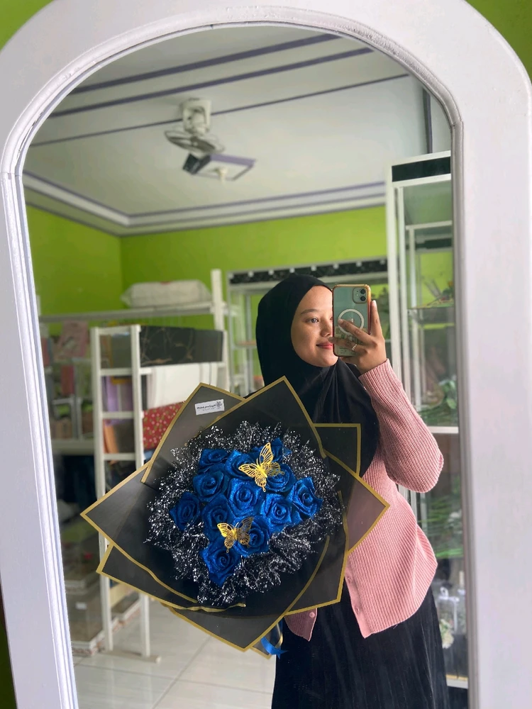 GIF diunggah oleh Betty Apri Yustiana