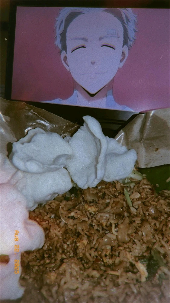 GIF diunggah oleh 𝚅𝙴𝙻𝙾𝚄𝚁𝙸𝚇