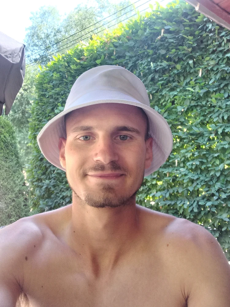 GIF otpremio/la Vlatko