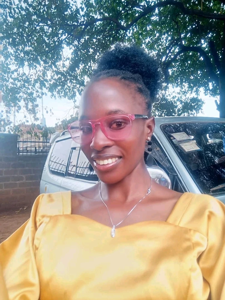 GIF na in-upload ni Amoura