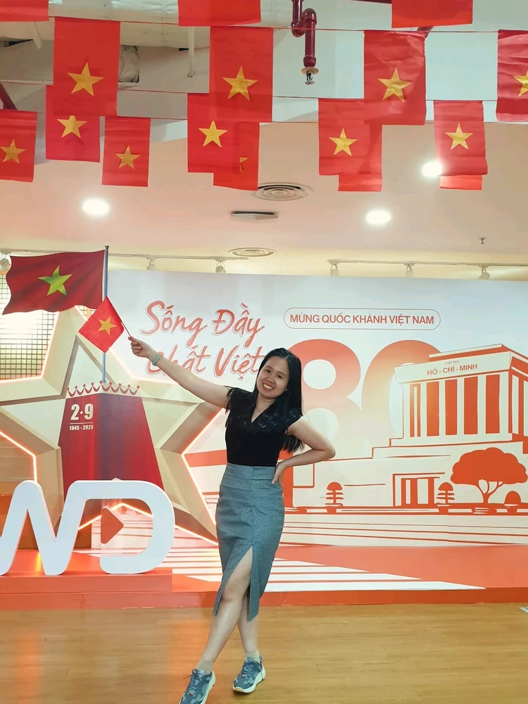 GIF uploaded by Trang