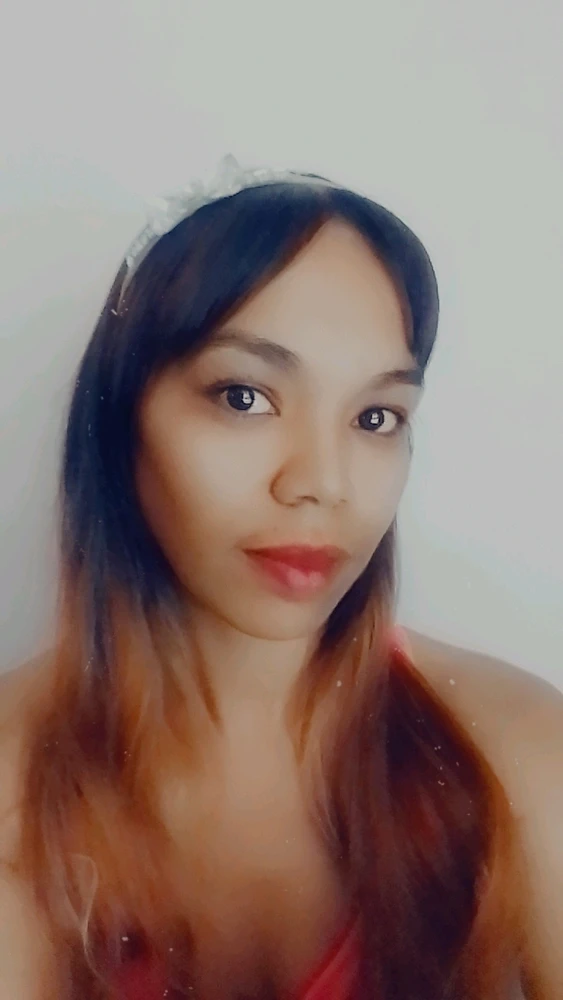 GIF tso los ntawm Jihaan