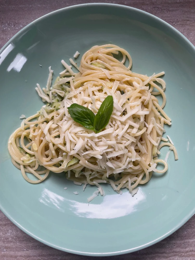 GIF uploaded by Nikolett