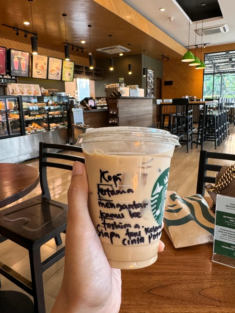 GIF diunggah oleh Nda