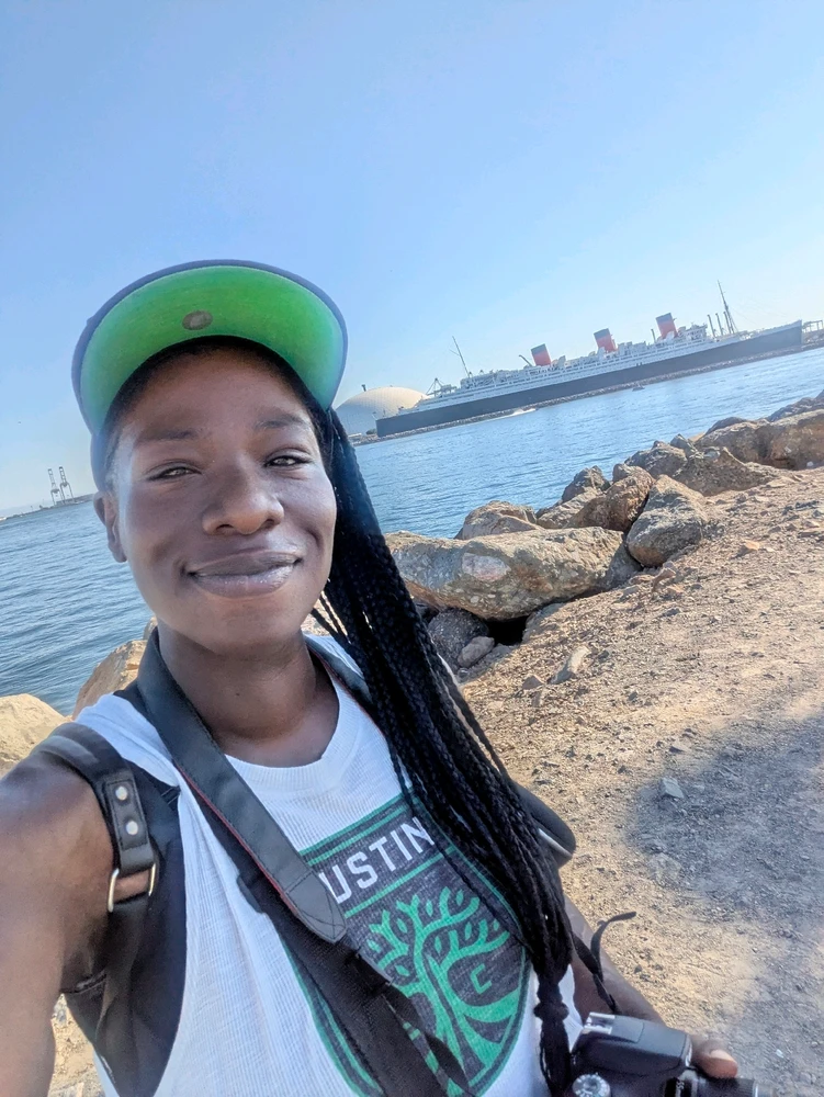 GIF uu soo galiyey Tanesha Simes