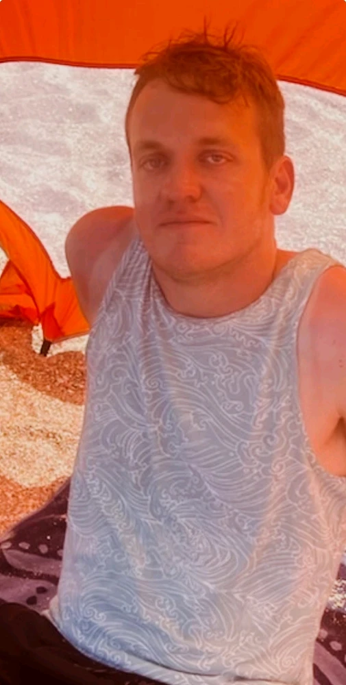 GIF tso los ntawm Caleb Stewart