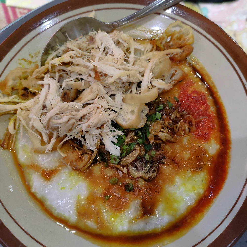 GIF diunggah oleh 𝚅𝙴𝙻𝙾𝚄𝚁𝙸𝚇