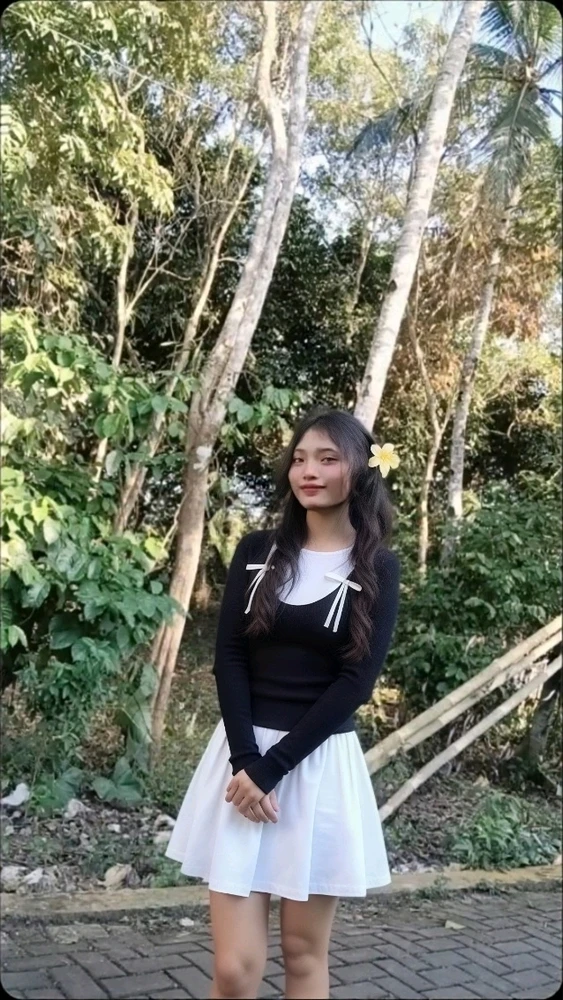 GIF diunggah oleh Aluna