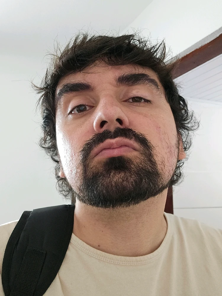 GIF uploaded by Ewerton