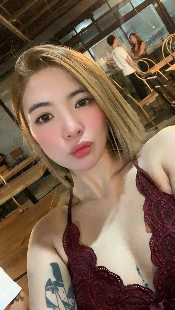 I’m pretty sure all saggies  are bold, bright, and beautiful. 😉🥰