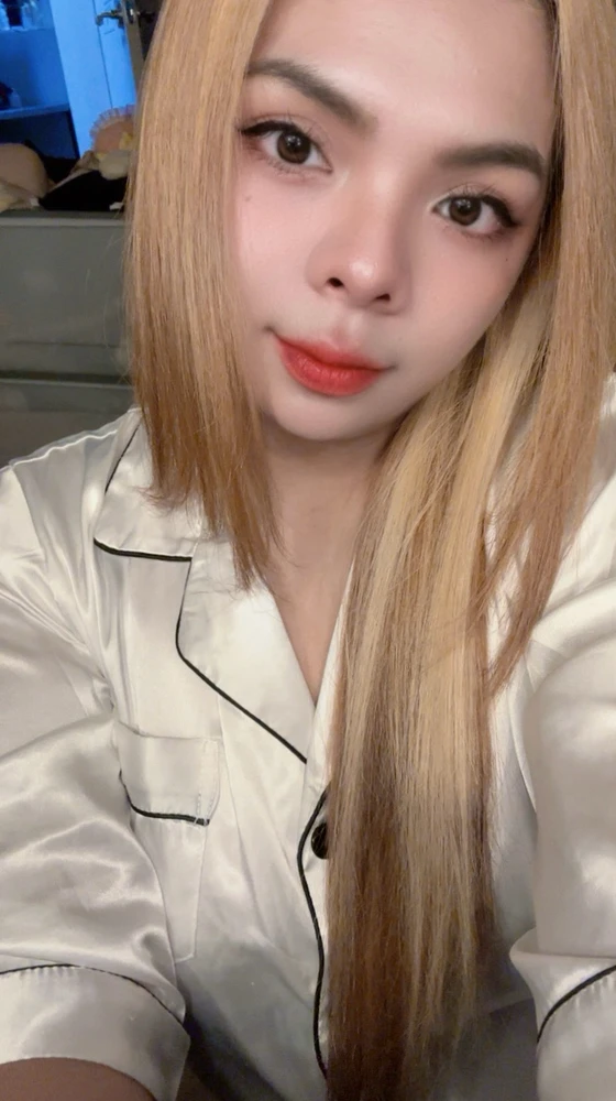 GIF uploaded by Bella