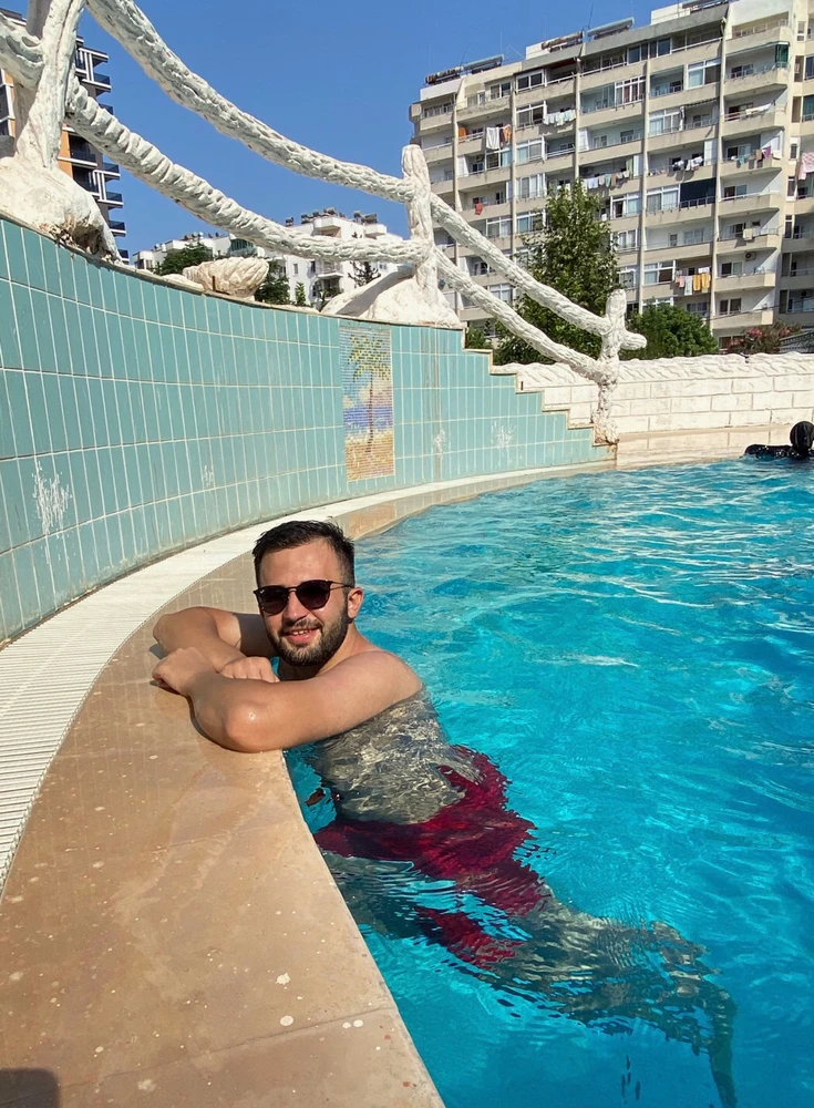 Hassiktirfield tarafından yüklenen GIF