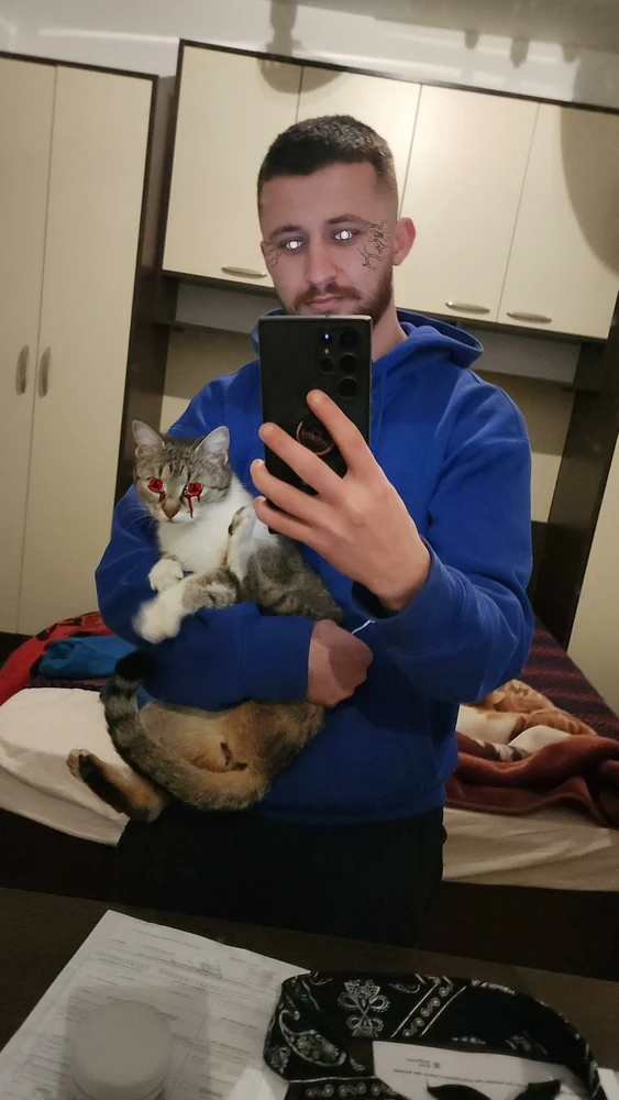 GIF uploaded by Maldin