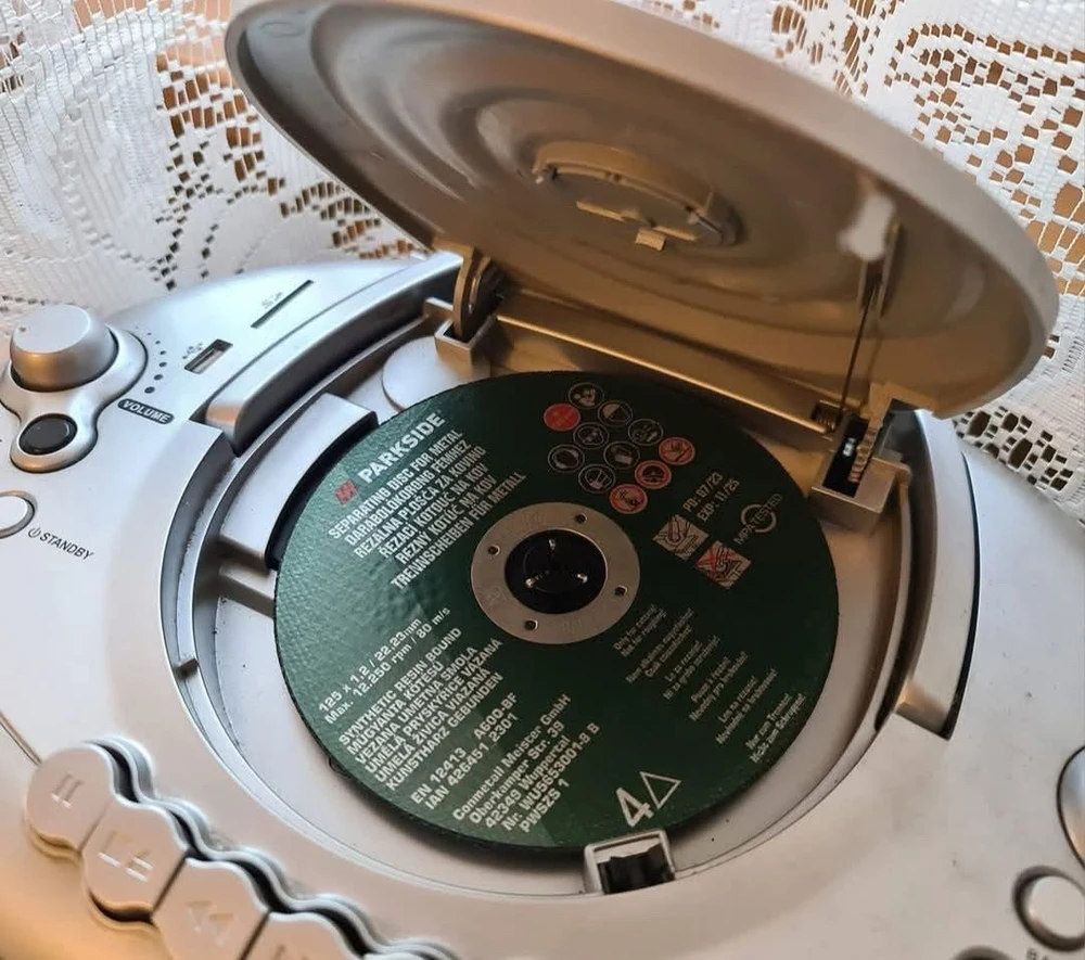 Ádám által feltöltött GIF