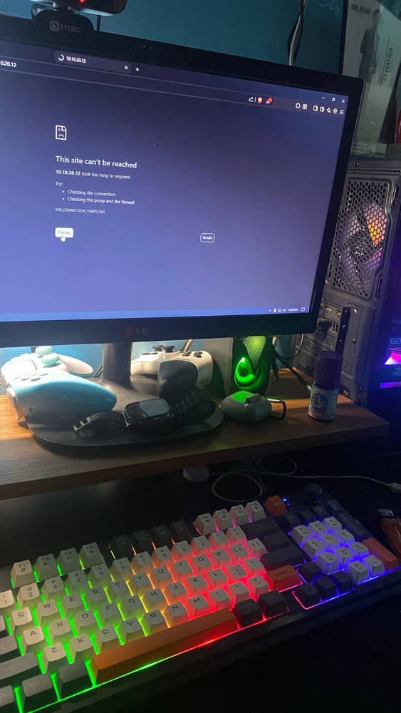 GIF diunggah oleh zayn