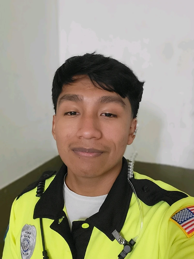 GIF na in-upload ni Aimer