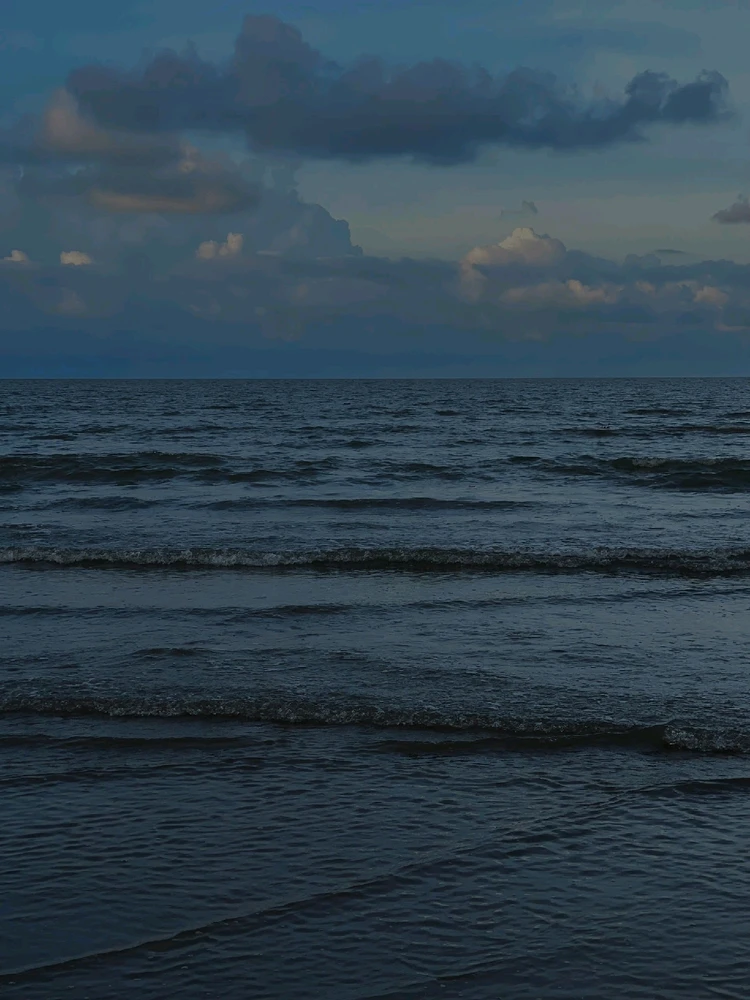 GIF được Doanh Doanh tải lên