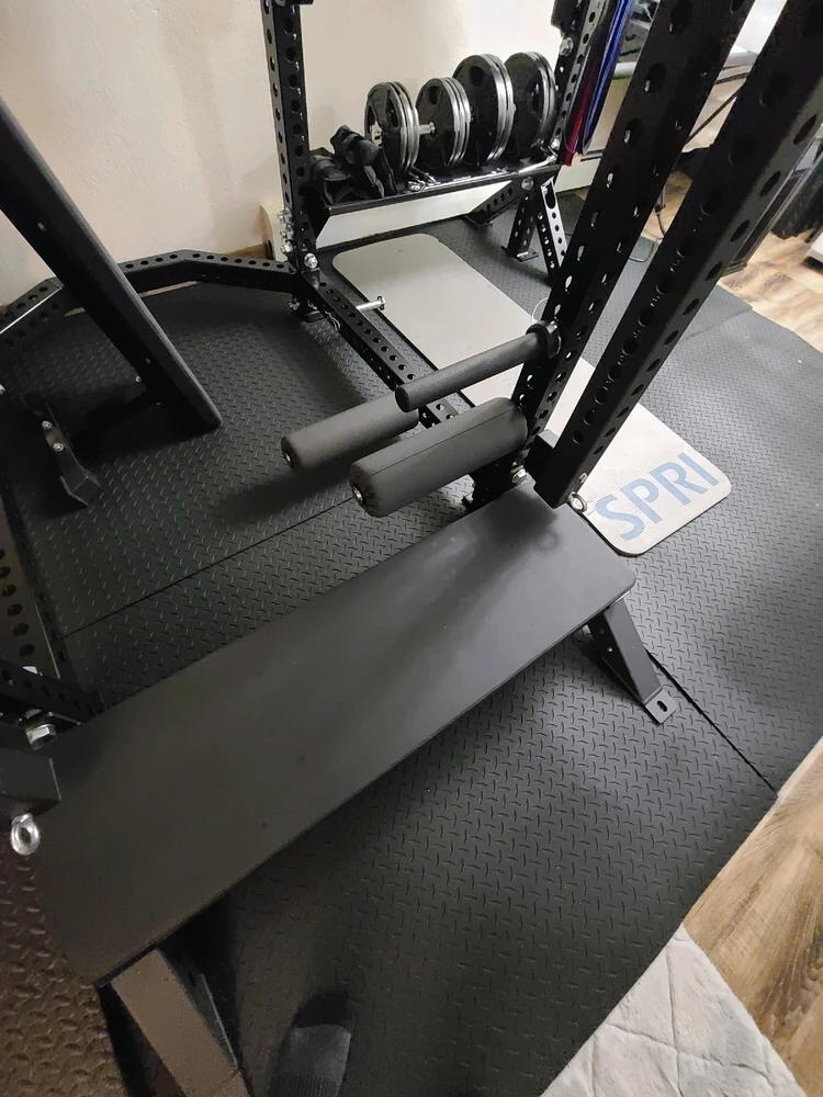 Rack set up for braced decline sit ups