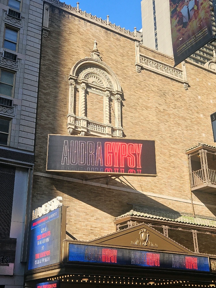 The last show I saw in NYC. So good and Audra was amazing 👏