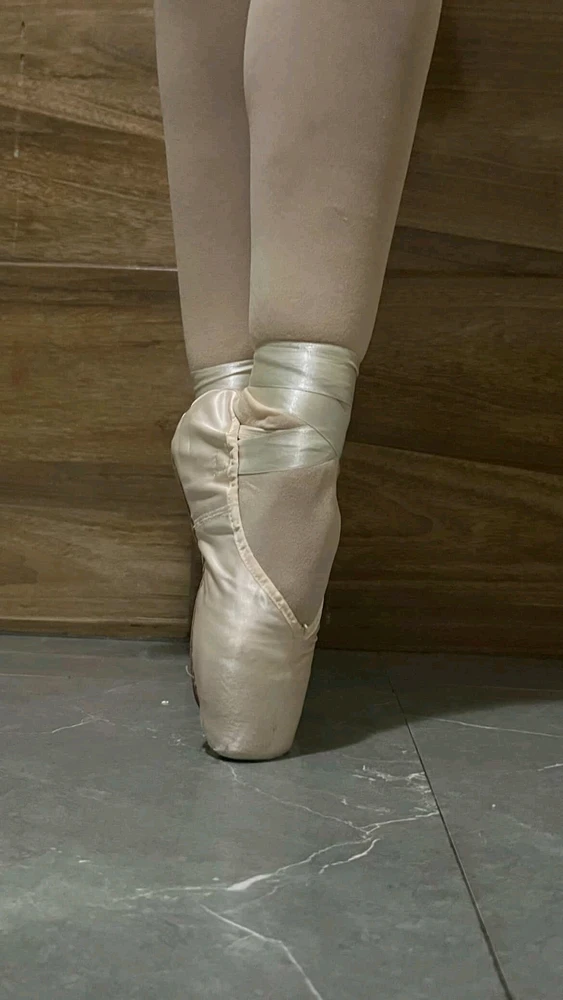 GIF uploaded by Rafaela