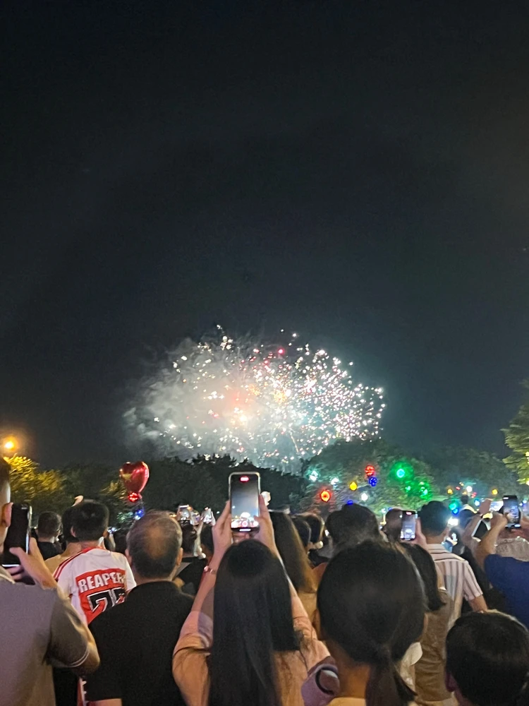 GIF được Hùng tải lên