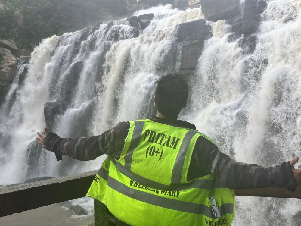 GIF uploaded by Pritam Chanda