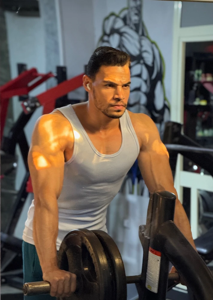 GIF uploaded by Karim Heroo