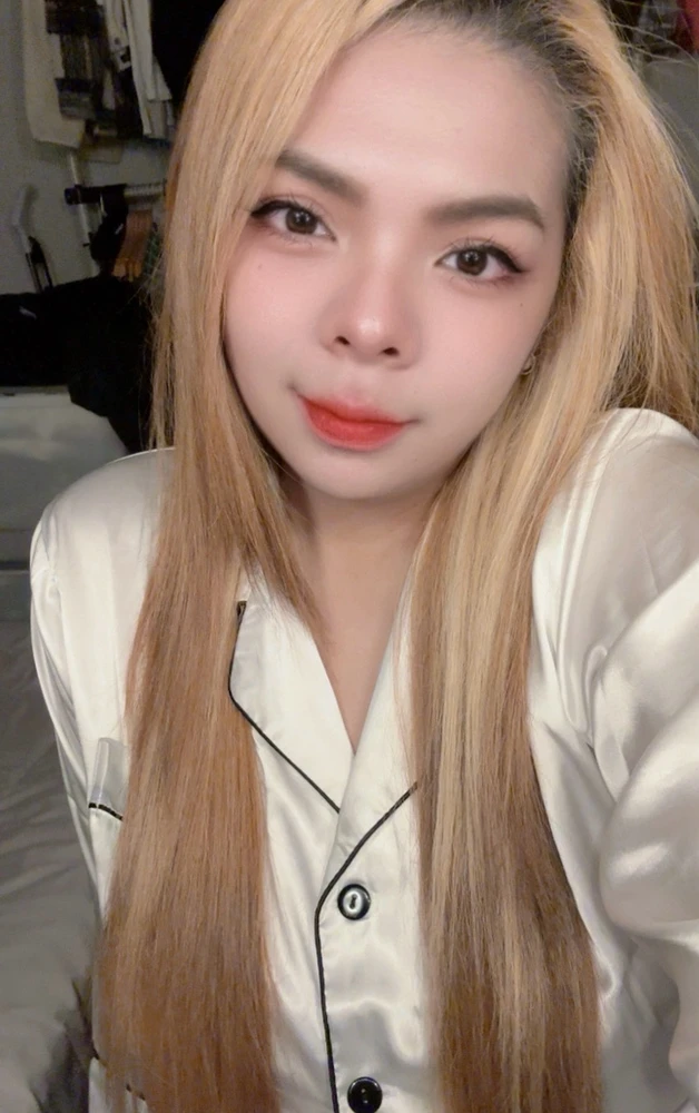 GIF uploaded by Bella